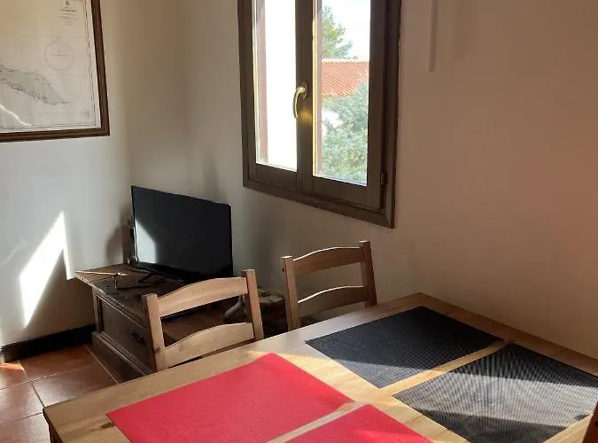 The Almond Tree * Torre del Compte